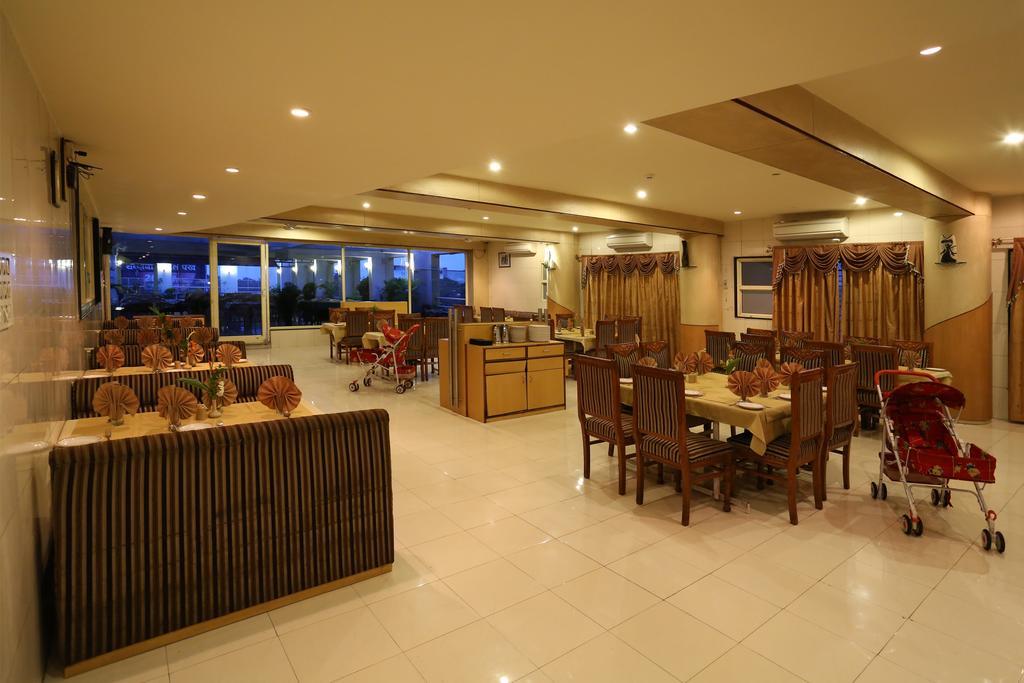 Hotel Atithi Αουρανγκαμπάντ Εξωτερικό φωτογραφία